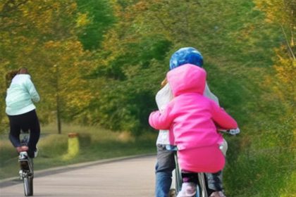 Jak jeździć na rowerze z dziećmi